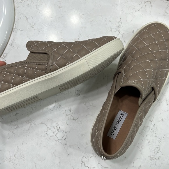 Steve Madden ecentriqe slip on sneakers - Picture 2 of 3